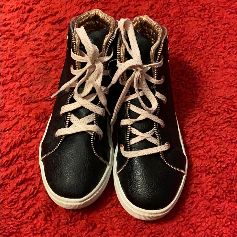 Size 6 black and gold high tops
